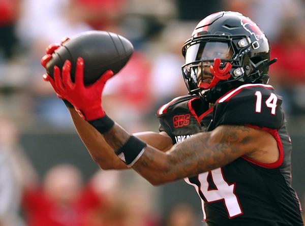 Running game, defense step forward in Red Wolves' win - Vimarsana News