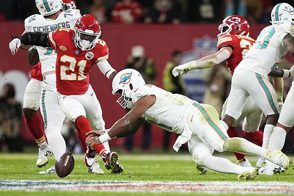 Loss to Chiefs leaves Dolphins 0-3 against teams with winning records