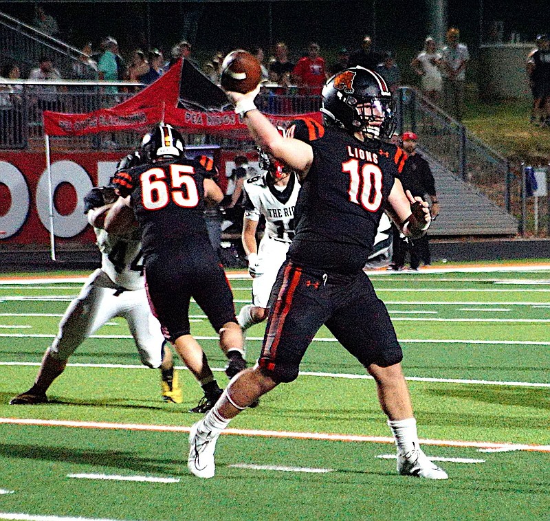 NW ARKANSAS/RIVER VALLEY FOOTBALL ROUNDUP Northwest Arkansas Democrat