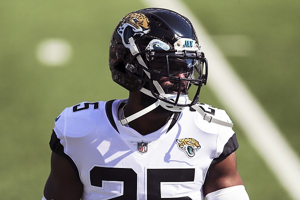 ExNFL player Hayden dies at 33 in vehicle accident