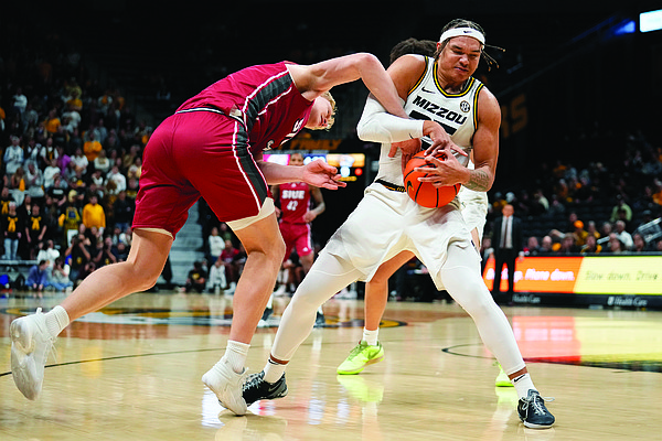 Missouri men get past SIUEdwardsville