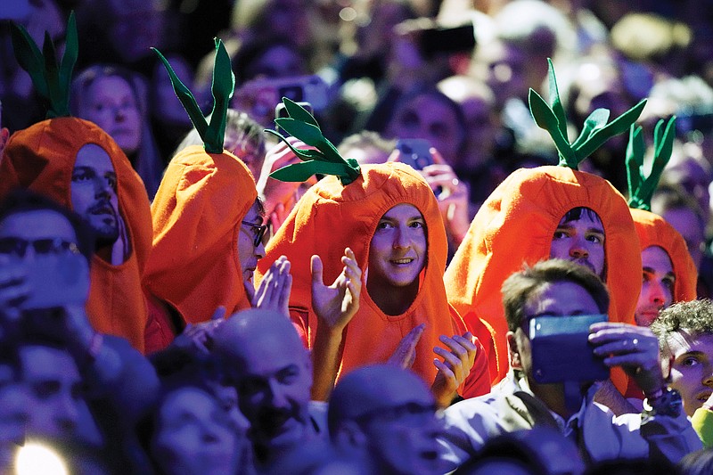 Jannik Sinner cheered on by orange-clad fans during Italian Open