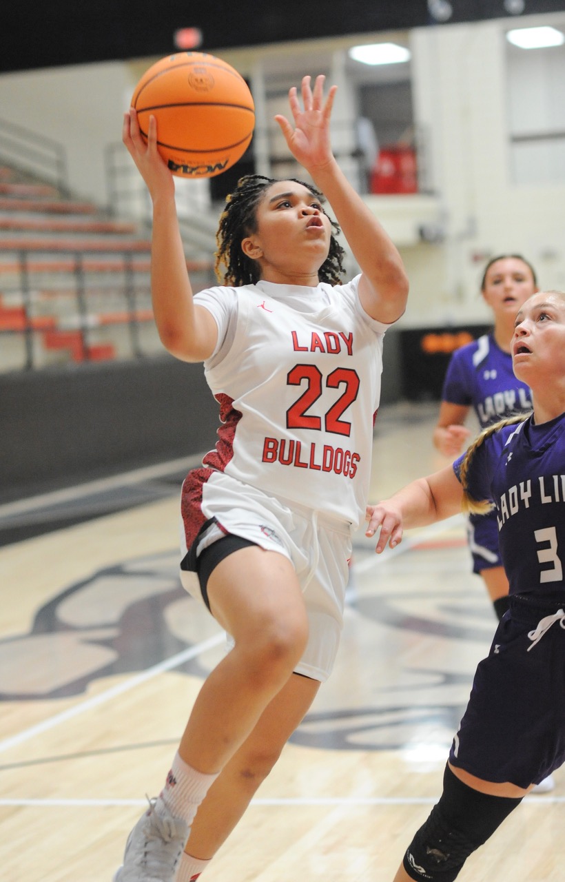 Lady Bulldogs fall short against Hamburg