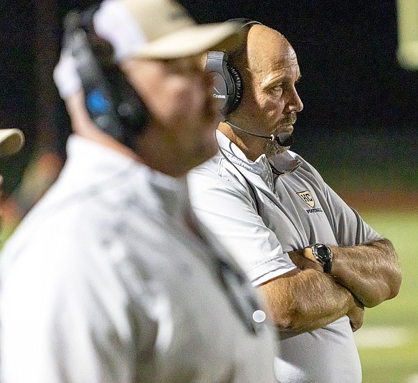 Helias ends season with first trip to Class 5 quarterfinals | Jefferson City News Tribune - Vimarsana News