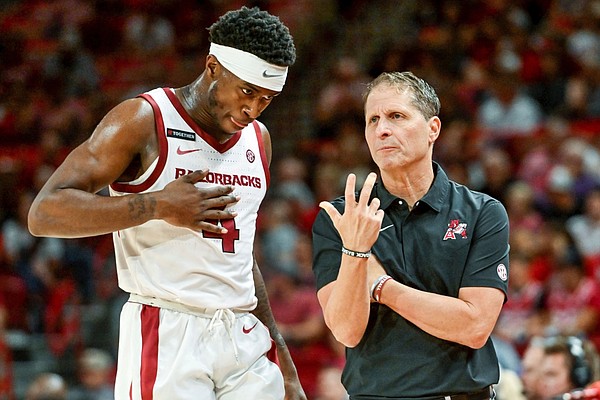 Razorbacks bonding abroad, but locked in for big week | Whole Hog Sports
