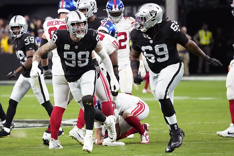 Raiders' Crosby Held Out Of Practice Because Of Knee Injury | Fulton Sun