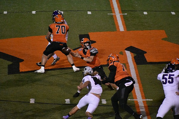 Warren Lumberjacks beat Ozark Hillbillies 45-7, advance to 4A semifinals | The Arkansas Democrat-Gazette - Vimarsana News