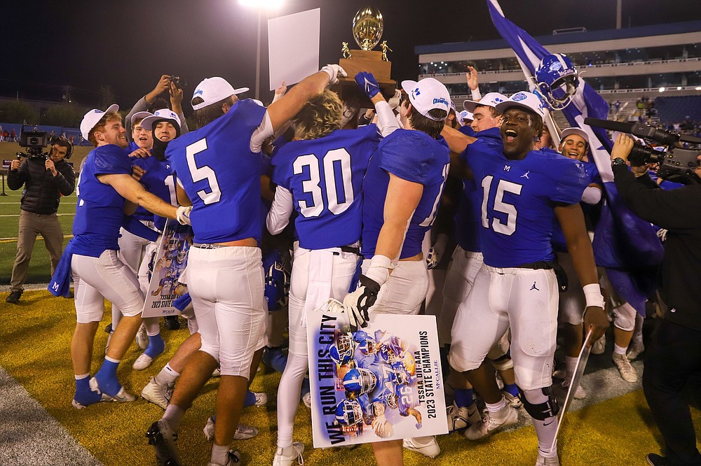 McCallie vs. Baylor in Division IIAAA BlueCross Bowl on Nov. 30, 2023