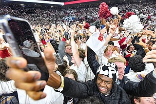 Razorbacks fined $100,000 for court storm | Northwest Arkansas Democrat ...