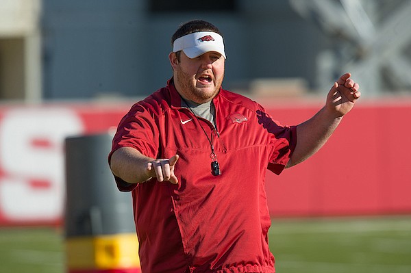 Arkansas Offensive Line Coach: Strategies, Techniques, and Cultural Impact