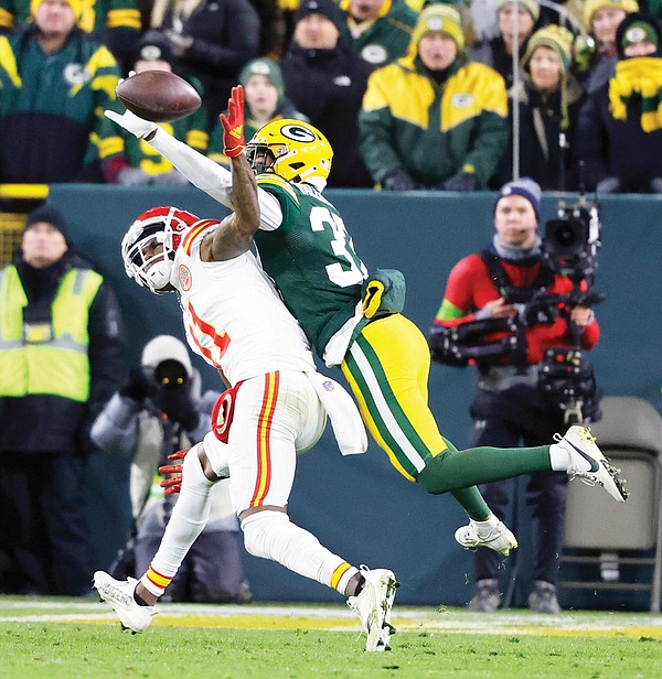 Chiefs rue more penalties, miscues and officiating in loss to Packers - Vimarsana News