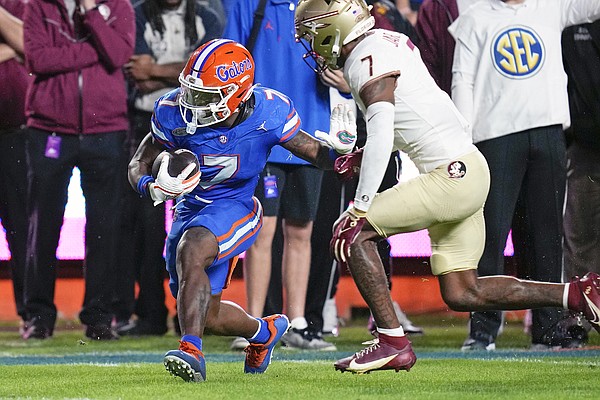 Florida running back Etienne enters transfer portal | Jefferson City News Tribune - Vimarsana News