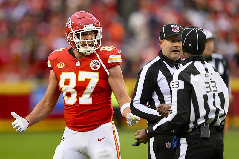 Chiefs have 49-yard go-ahead TD called back by penalty, fall 20-17