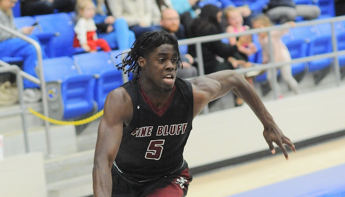 Zebras outlast Yellowjackets for 48-44 road win