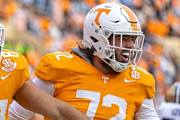 Tennessee transfer O-lineman leaves Arkansas after 'great' visit |  Northwest Arkansas Democrat-Gazette