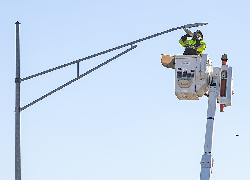 MoDOT replacing Route 54 lights with LEDs | Fulton Sun