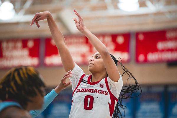 Poffenbarger, Scott leads Arkansas to victory over UIC | The Arkansas Democrat-Gazette Poffenbarger, Scott leads Arkansas to victory over UIC | The Arkansas Democrat-Gazette