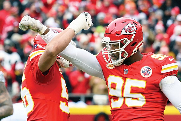 Chiefs remain in AFC West lead despite blunders, butterfingers - Vimarsana News