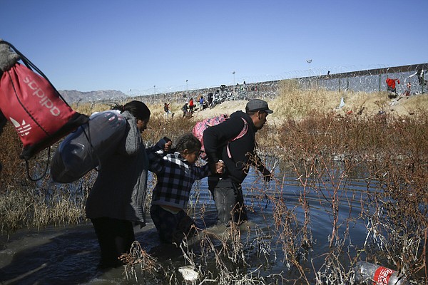 As U.S. presses Mexico, it closes camp at border | The Arkansas Democrat-Gazette - Vimarsana News