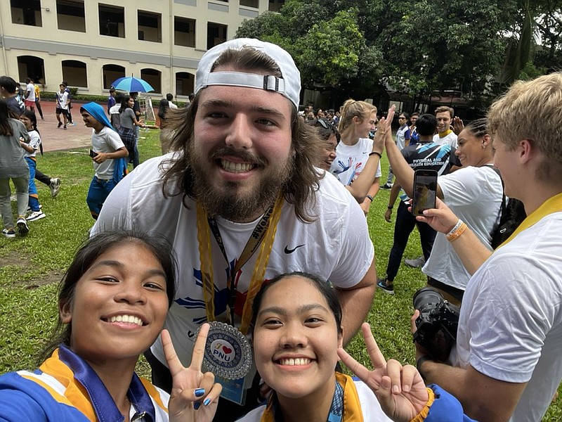 Arkansas offensive line signee Addison Nichols during his trip to the Philippines with VOLeaders Academy.