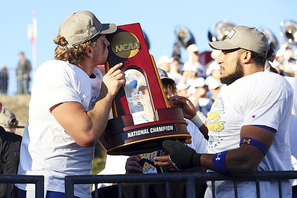South Dakota State repeats as FCS champs with 29th consecutive win | Jefferson City News Tribune - Vimarsana News