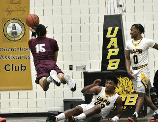 Bulldogs squeak by Golden Lions 63-62