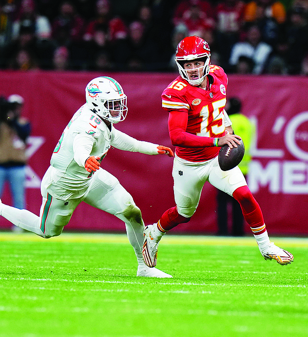 Hill returns to K.C. as Dolphins visit Chiefs to open playoffs | Jefferson City News Tribune - Vimarsana News
