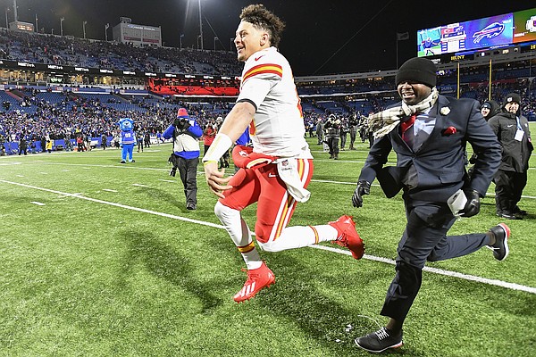 Chiefs defense leads latest march to AFC title game | Jefferson City News Tribune - Vimarsana News