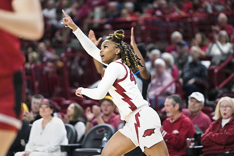 ESPN's Andraya Carter praises Makayla Daniels' loyalty to Arkansas ...