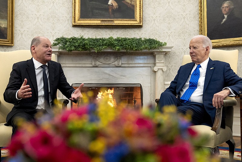 President Joe Biden (right) meets with German Chancellor Olaf Scholz in the Oval Office of the White House in Washington on Friday.
(AP/Andrew Harnik)
