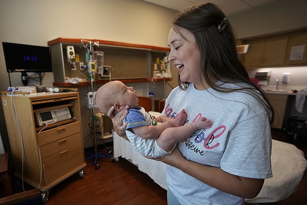 Организация за застъпничество в Арканзас търси лични истории за лошо майчино здравеопазване за събиране