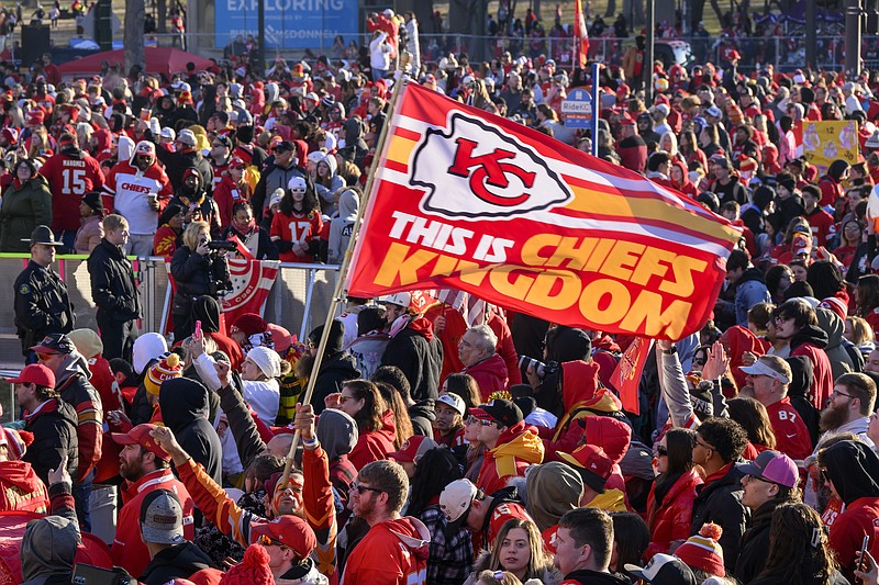1 dead and up to 15 injured after shooting near Kansas City Chiefs