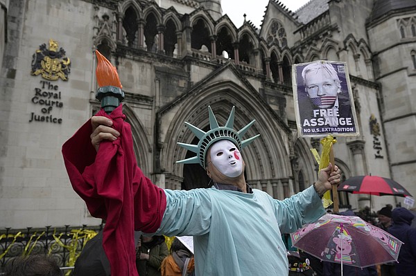 WikiLeaks' Assange went far beyond journalism and should face spying charges, lawyers for US say - Vimarsana News