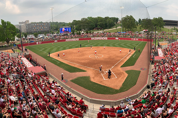 Arkansas softball earns No. 12 seed for NCAA Softball Tournament, will host regional for 4th consecutive year | Whole Hog Sports