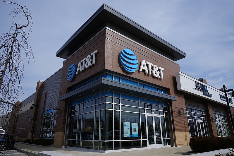 AT&T system failure knocks out wireless service for thousands of