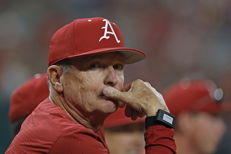 Arkansas baseball happy to leave snowy Fayetteville for indoor comfort ...