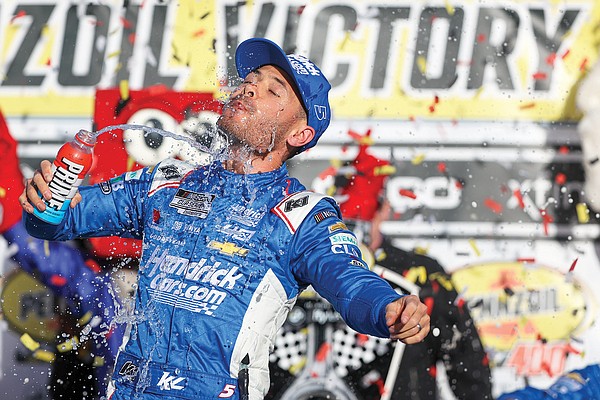 Larson Wins At Las Vegas, Keeps Chevrolet Undefeated In NASCAR Cup ...