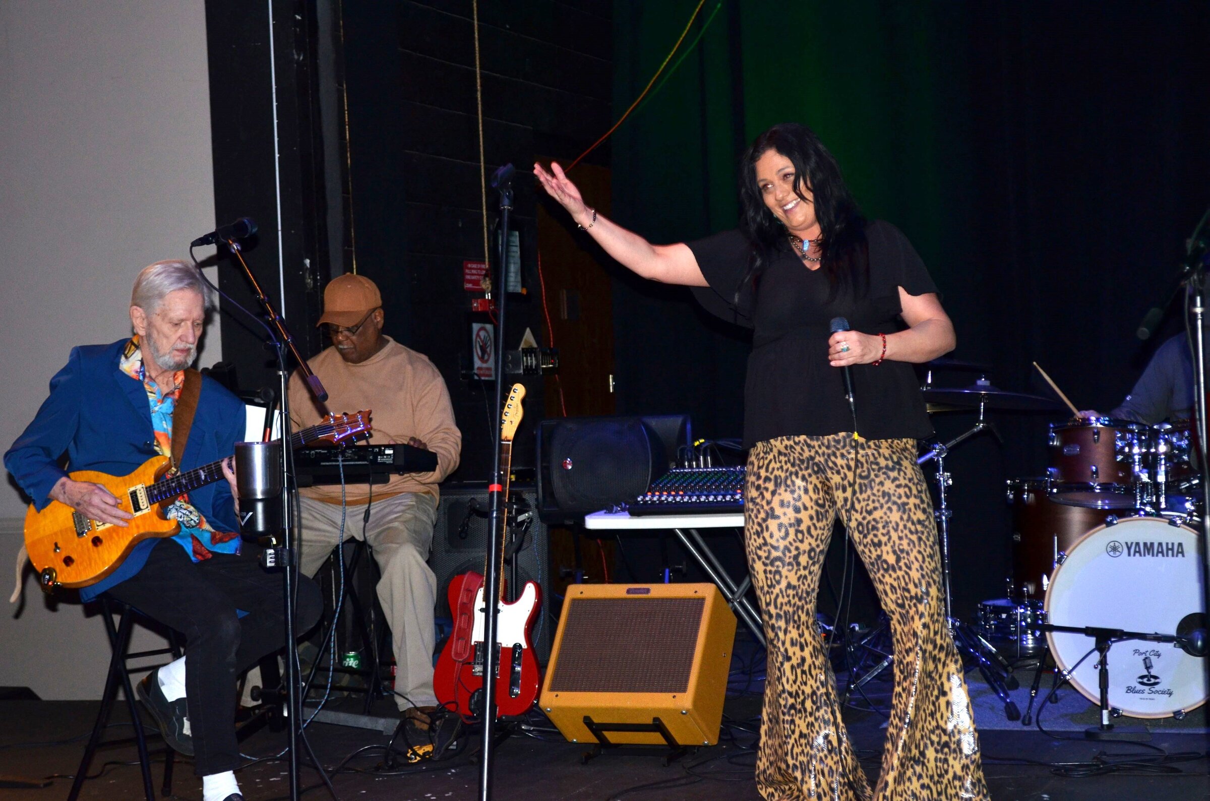 Blues veterans fill set with classics
