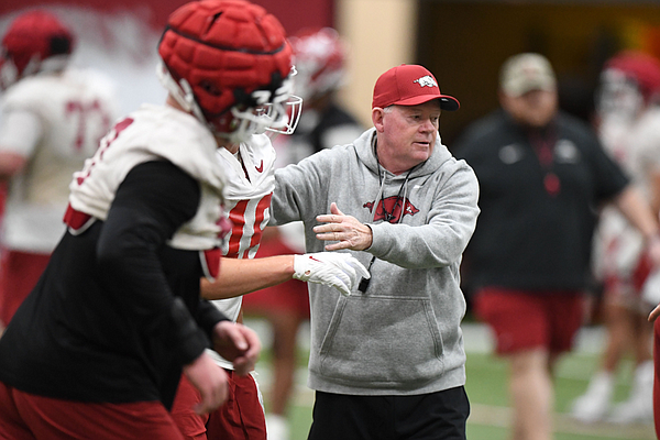 Petrino In Teacher Mode, Other Observations From Arkansas Football's ...