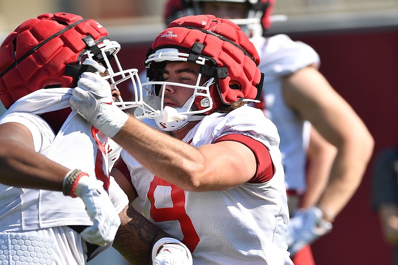 VIDEO Fernando Carmona, Eric Gregory, Luke Hasz recap Arkansas football