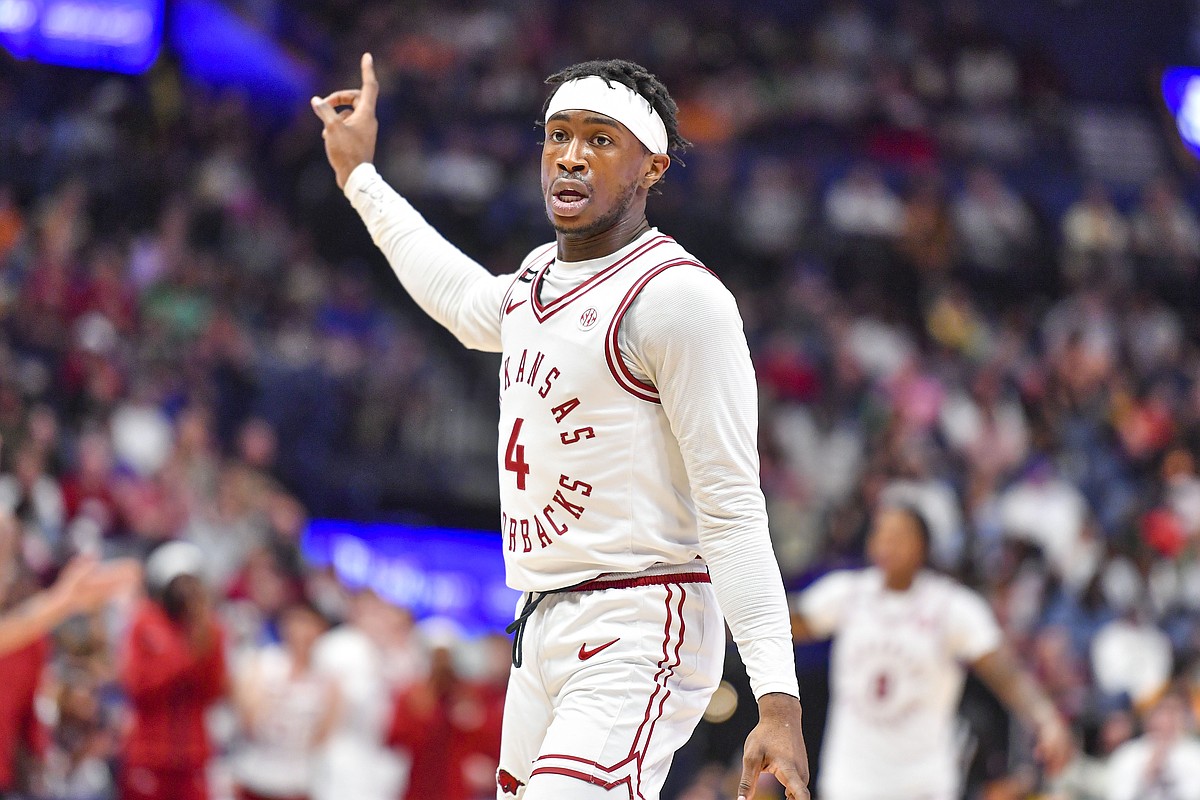 Former Razorbacks Blocker, ‘Devo’ Davis find new homes | Northwest ...