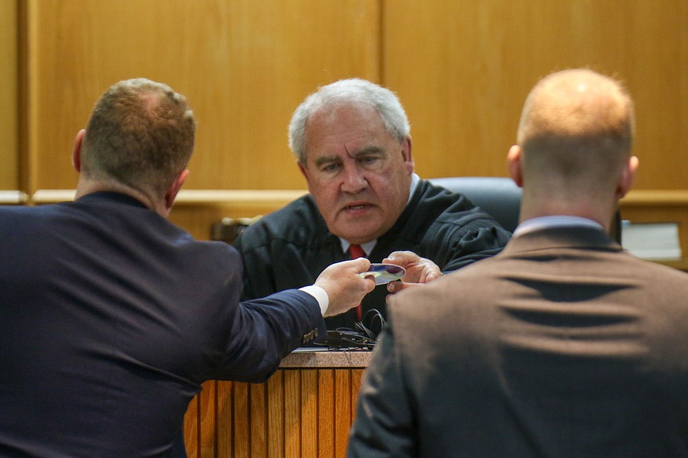 Former Chattanooga officer’s murder, aggravated kidnapping case bound