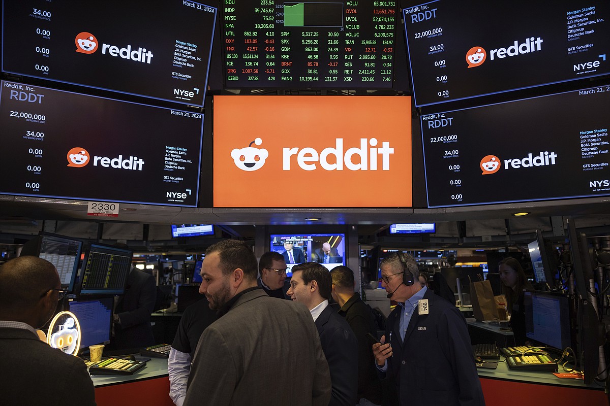 reddit - the heart of the internet Images High Quality... Reddit, the self-anointed 'front page of the internet,' jumps 55% in ...