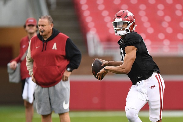 Arkansas Football Players Return After 12 Days Off | Whole Hog Sports