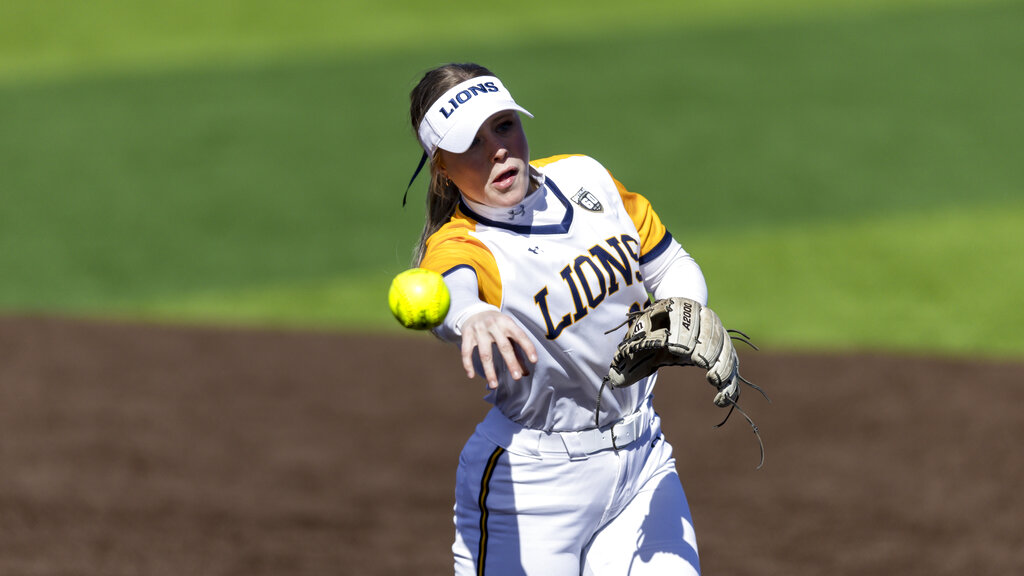 Lady Lions split road series with 4-0 victory