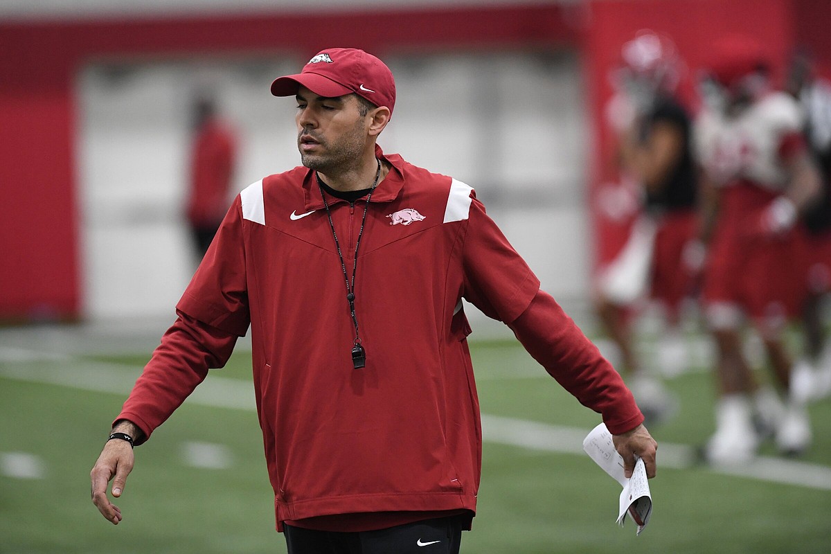 Texas '26 receiver Keymian Henderson Jr. commits to Arkansas over TCU, others