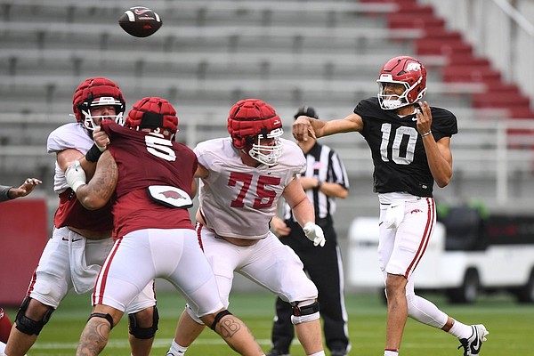 Arkansas football will host open scrimmage Saturday morning