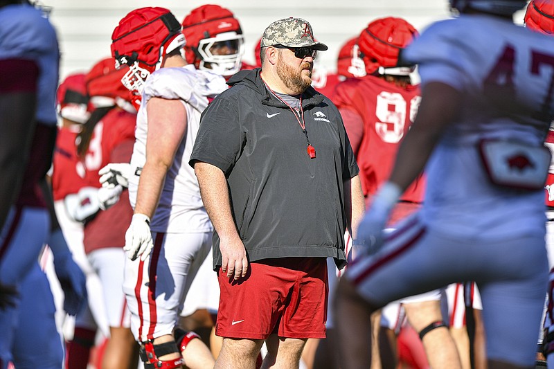 The beauty of Arkansas stuns 4-star offensive lineman