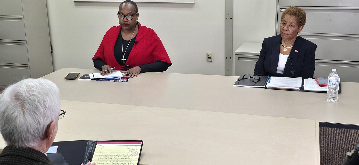 Flowers Washington Discuss Various Pine Bluff Issues Solutions In