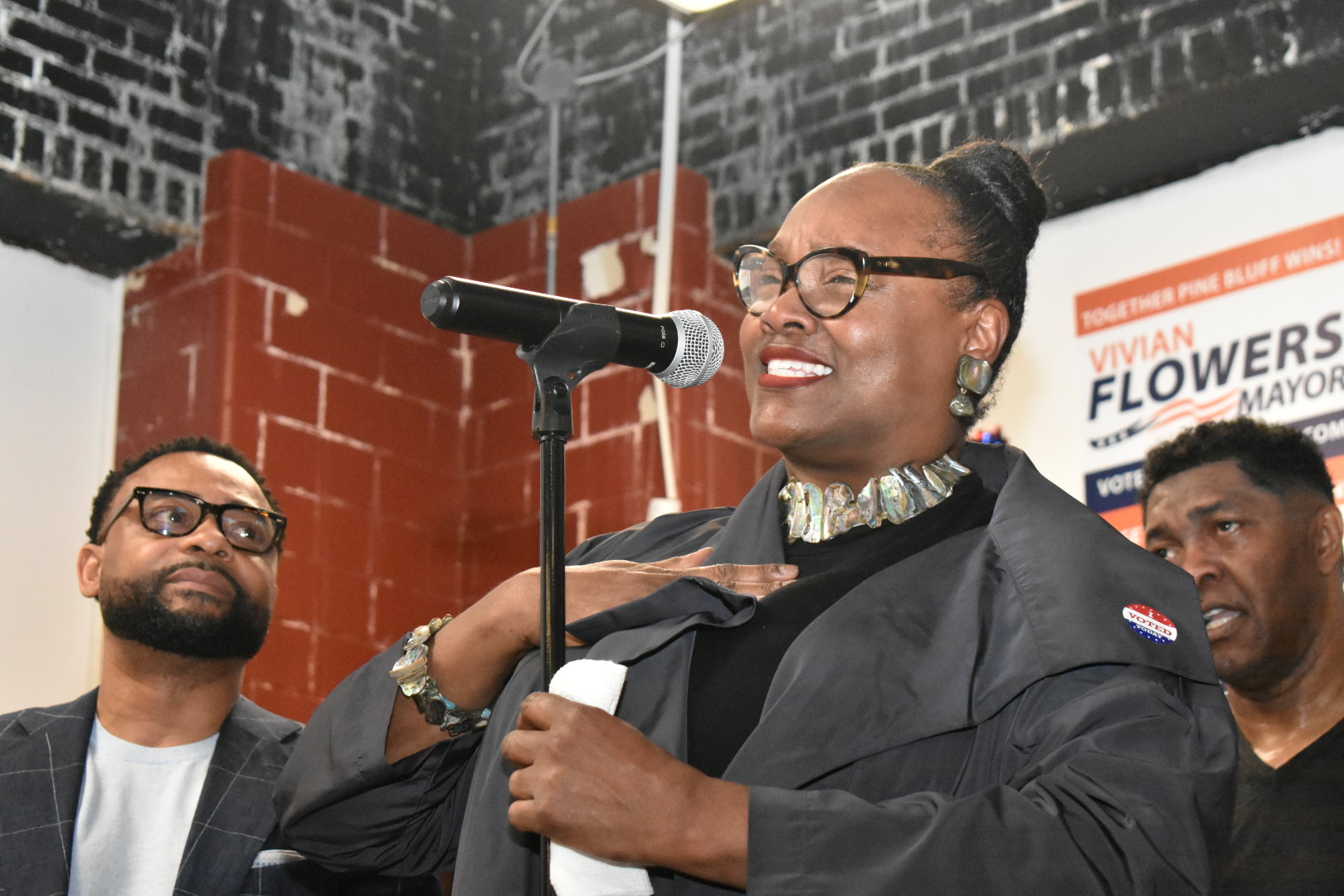 Flowers wins mayoral primary runoff over Washington; Fells wins Ward 3 seat